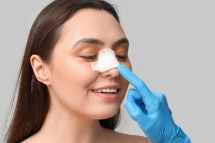 Milton Seigi Hayashi apresenta a transição para técnicas menos invasivas e com maior precisão na rinoplastia.