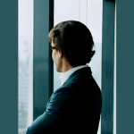 Ian dos Anjos Cunha explica como as microvitórias diárias fortalecem a motivação e ajudam a manter a disciplina no longo prazo.