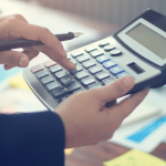 Entenda como definir o regime tributário ideal para sua empresa e veja como essa decisão impacta diretamente os resultados com a análise de Victor Boris Santos Maciel ao longo do artigo.